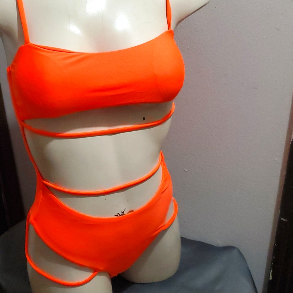 One piece - Picture 6 of 6